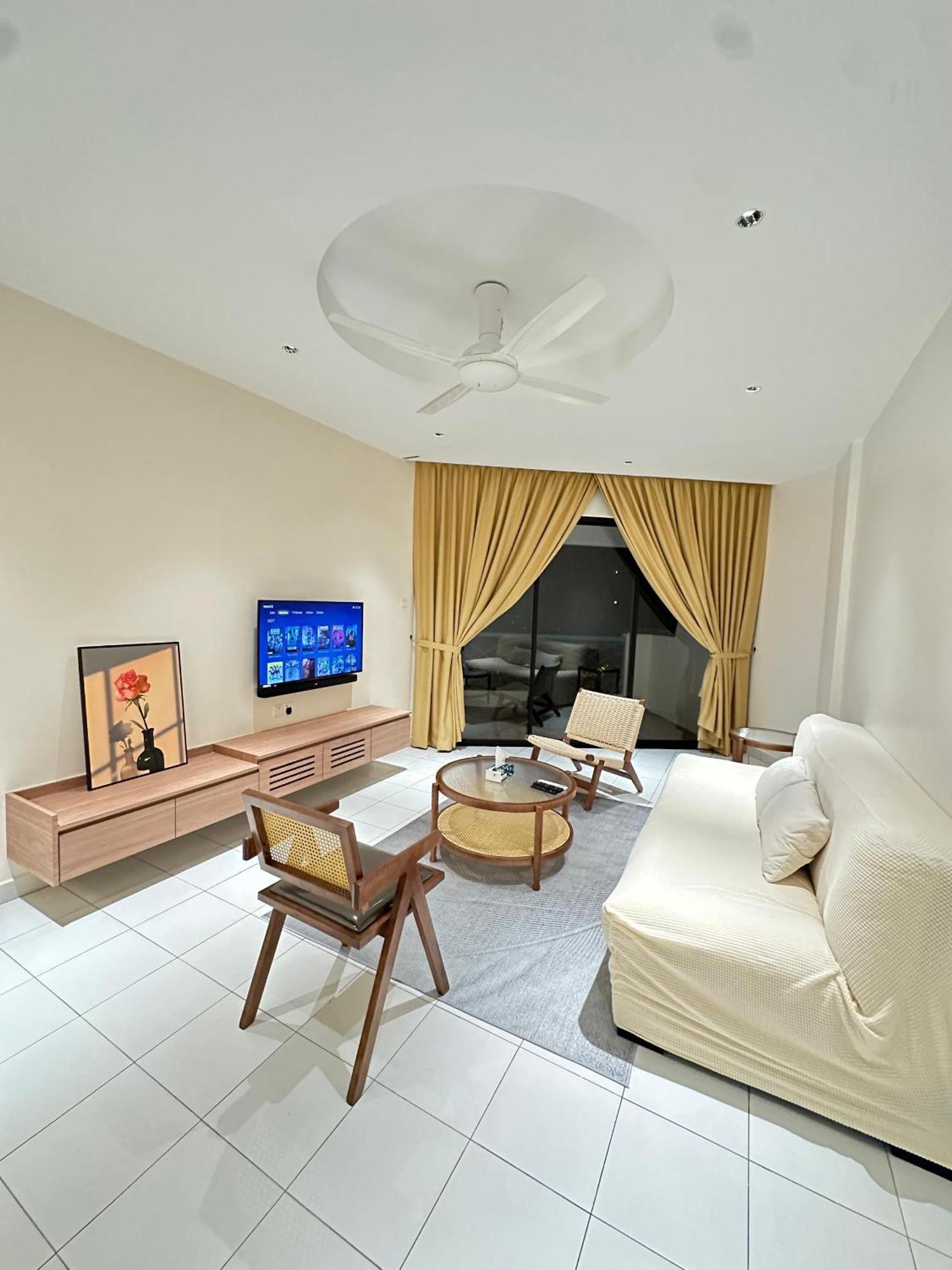 Newly Renovated Comfy Beachfront View At Seri Bulan Port Dickson Zewnętrze zdjęcie