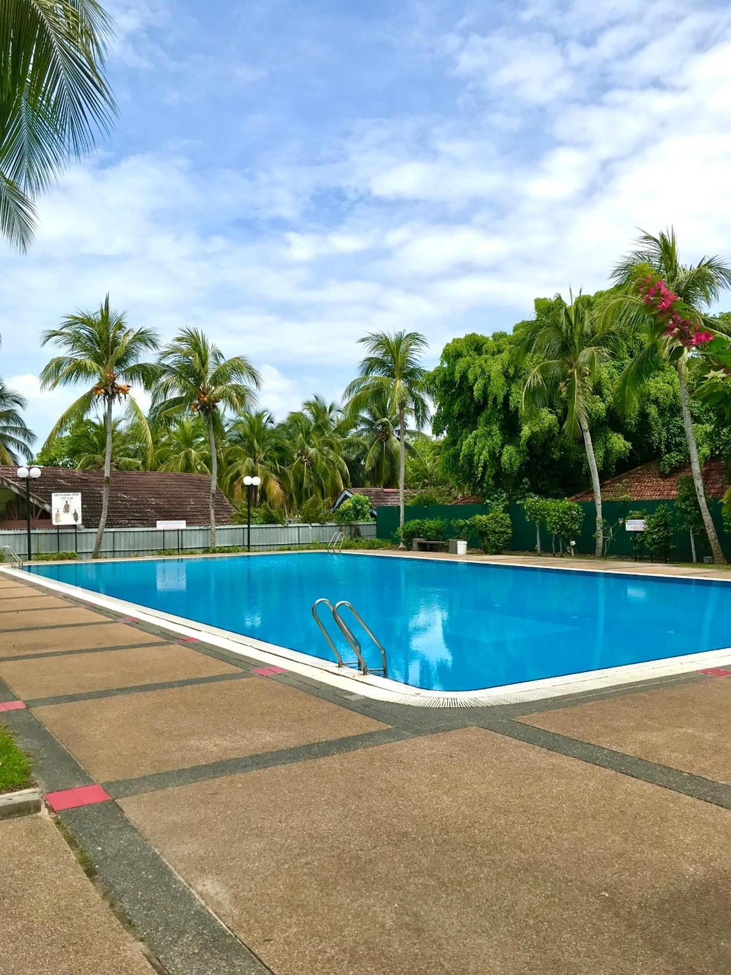 Newly Renovated Comfy Beachfront View At Seri Bulan Port Dickson Zewnętrze zdjęcie